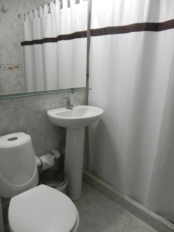 Hostal Tamarindo Inn Медельин Номер фото