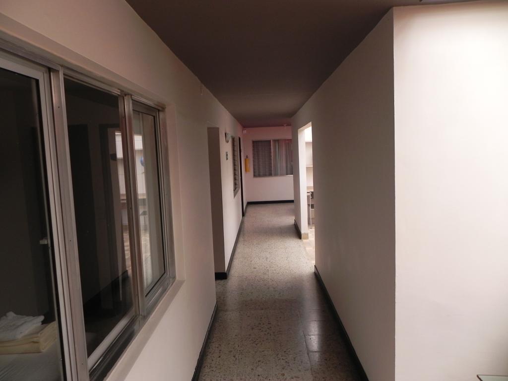 Hostal Tamarindo Inn Медельин Экстерьер фото