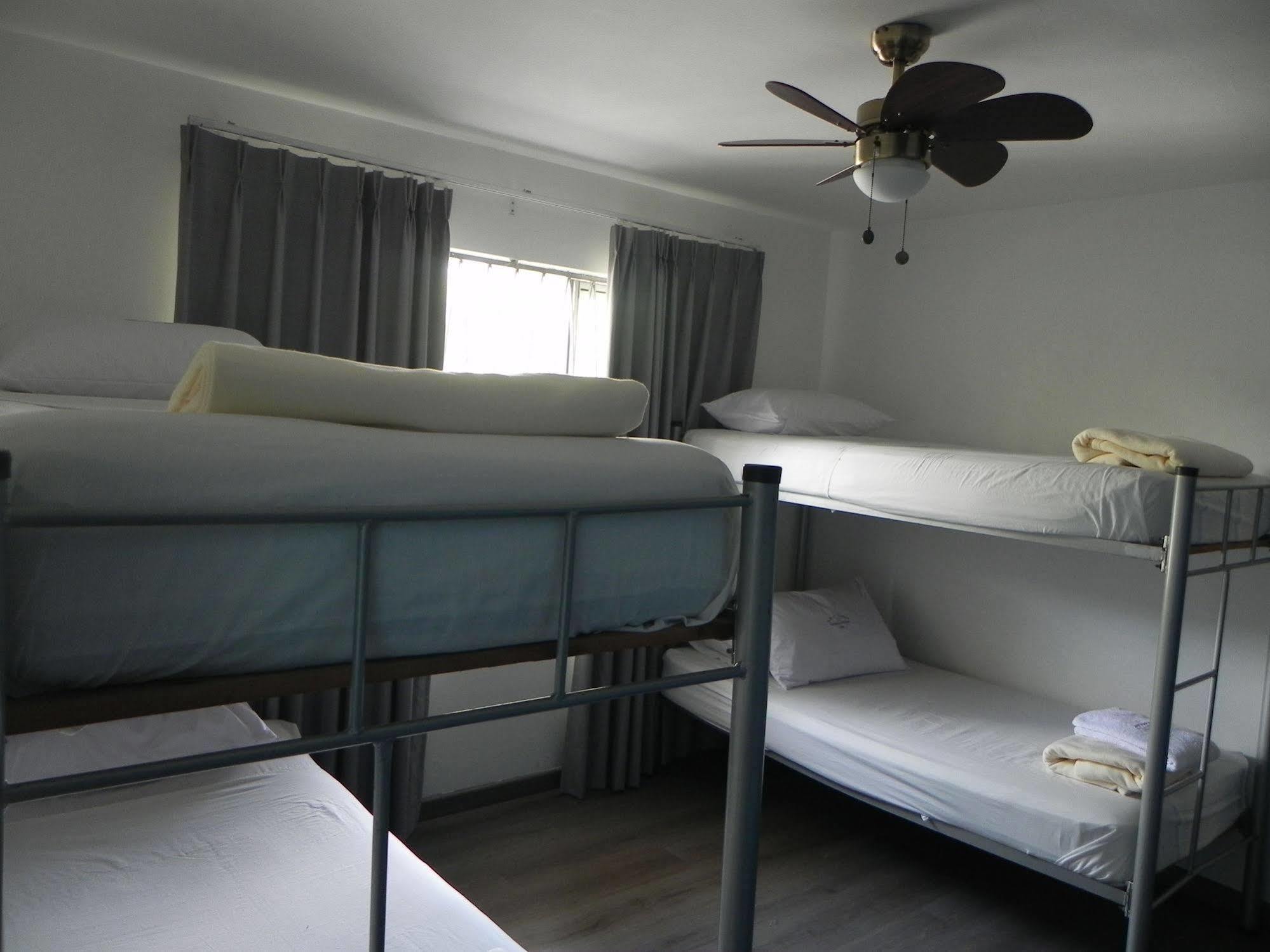 Hostal Tamarindo Inn Медельин Экстерьер фото